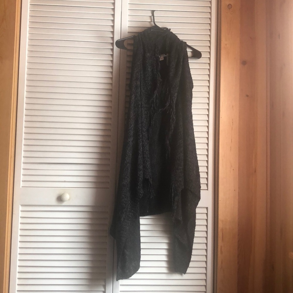 Sleeveless cardigan